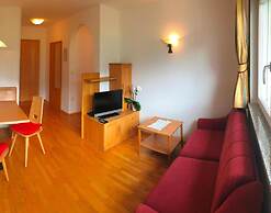 Residence Lahnhof, Laces