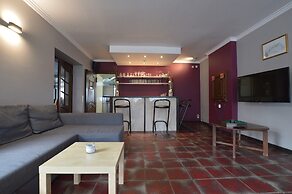 Large and Spacious Holiday Home for Large Groups