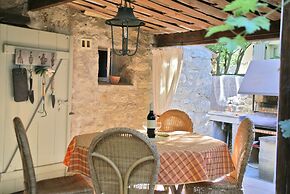 Splendid Villa in Viens With Swimming Pool