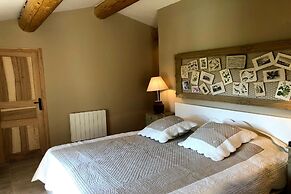 Splendid Villa in Viens With Swimming Pool