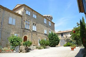 Splendid Villa in Viens With Swimming Pool