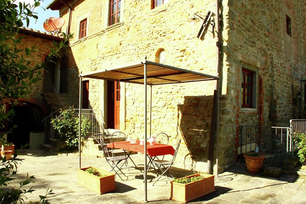 Pleasant Holiday Home in Reggello With Pool