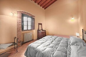 Pleasant Holiday Home in Reggello With Pool