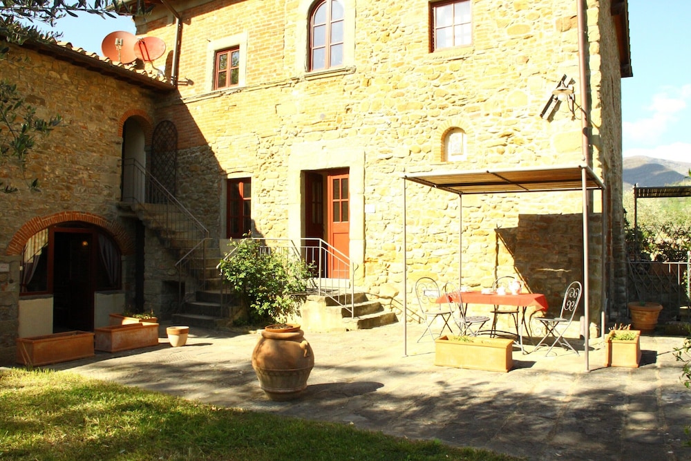 Pleasant Holiday Home in Reggello With Pool