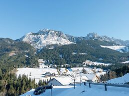 Chalet in Annaberg-lungotz With a Community Pool