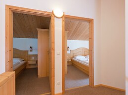 Chalet in Annaberg-lungotz With a Community Pool