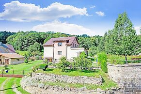 Modern Holiday Home in Cerny Dul With Private Garden
