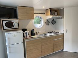 Neat Chalet With Microwave, Antwerp at 39 km