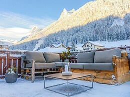 Apartment in Savoyard Mountain Village