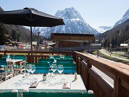 Apartment in Savoyard Mountain Village