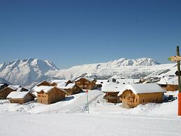 Chalet With Fireplace in Alpe D'huez