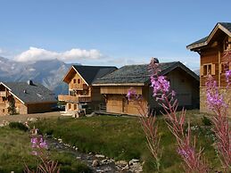 Chalet With Fireplace in Alpe D'huez