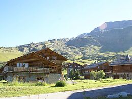 Chalet With Fireplace in Alpe D'huez
