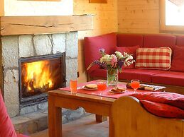 Chalet With Fireplace in Alpe D'huez