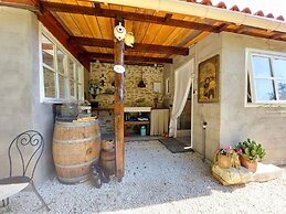 Romantic Cottage With Shared Swimming Pool