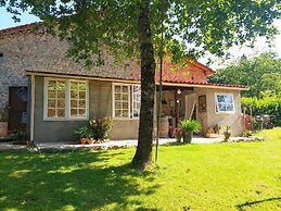 Romantic Cottage With Shared Swimming Pool