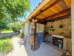 Romantic Cottage With Shared Swimming Pool