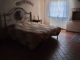 Nice Apartment With Pool and Beautiful Garden