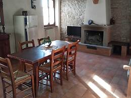 Nice Apartment With Pool and Beautiful Garden