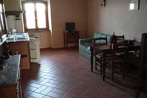 Nice Apartment With Pool and Beautiful Garden