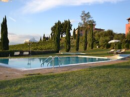 Holiday Home With Pool in Stabbia