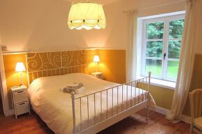 Delightful Castle in Bastogne With Bubble Bath