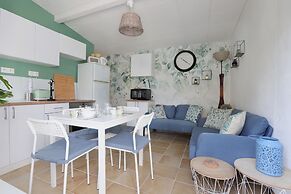 Attractive Holiday Home With Shared Pool in the Luberon