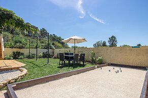 Attractive Holiday Home With Shared Pool in the Luberon