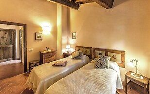 Attractive Apartment in Typical Tuscan Style