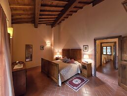 Attractive Apartment in Typical Tuscan Style