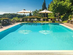 Attractive Apartment in Typical Tuscan Style
