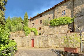 Attractive Apartment in Typical Tuscan Style