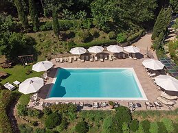 Attractive Apartment in Typical Tuscan Style
