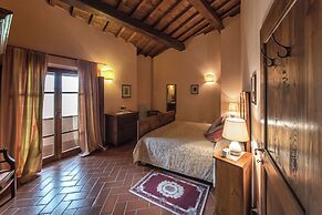 Attractive Apartment in Typical Tuscan Style
