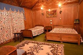 Kings Houseboats