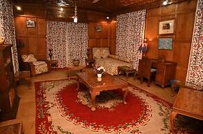 Kings Houseboats