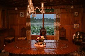 Kings Houseboats
