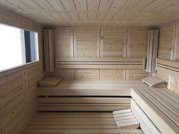 Apartment House Calmsailing, Borgerende