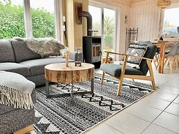 Lovely Holiday Home in Dummer Near Lake