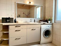 Lovely Holiday Home in Dummer Near Lake