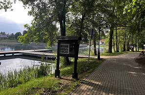 Apartment Right on the Lake, Ryn