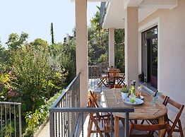 Splendid Beachfront Medveja Apartments