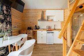 Scandinavian House Overlooking the Lake
