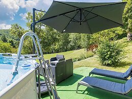Tranquil Holiday Home in Soturac With Pool