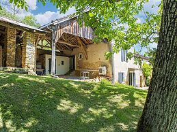 Tranquil Holiday Home in Soturac With Pool