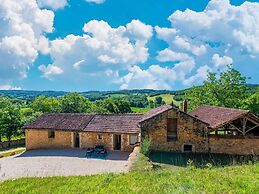 Tranquil Holiday Home in Soturac With Pool