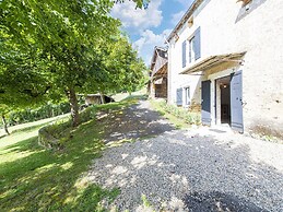 Tranquil Holiday Home in Soturac With Pool