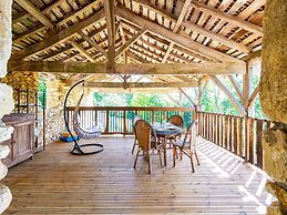 Tranquil Holiday Home in Soturac With Pool