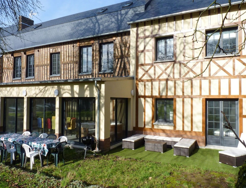 Semi-detached House, Rieux