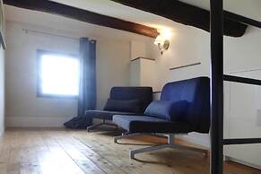 Charming Holiday Flat With Shared Pool, Malaucene